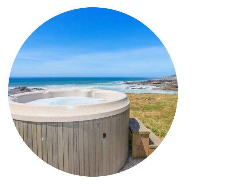 outdoor hot tub overlooking ocean